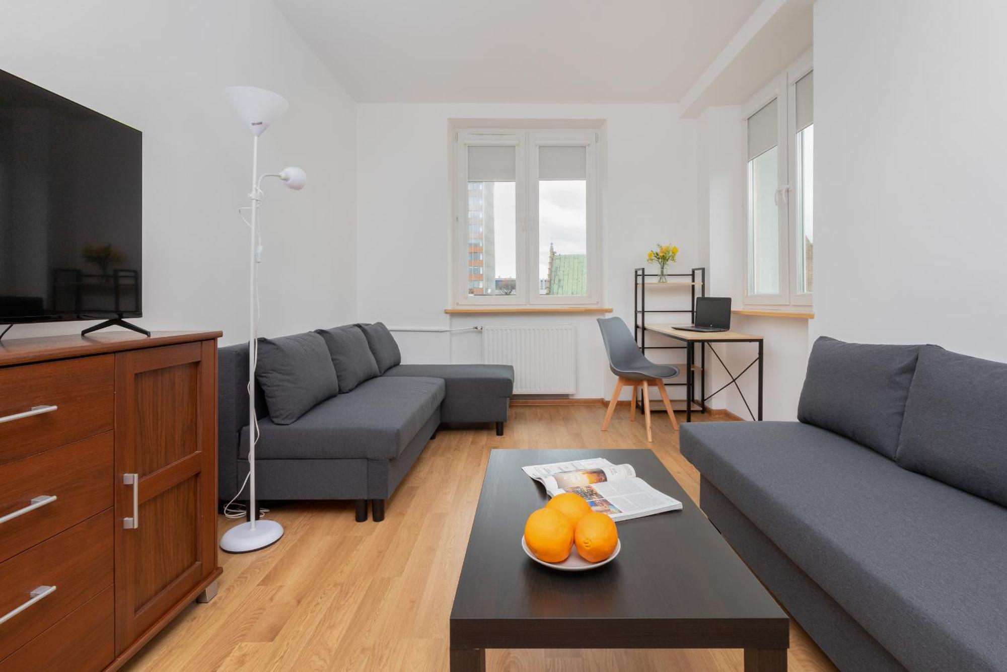 In Center With Two Desks, Balcony And Separate Kitchen By Renters *