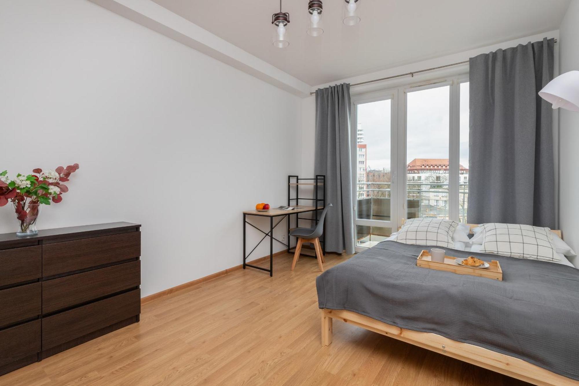 In Center With Two Desks, Balcony And Separate Kitchen By Renters Apartment *