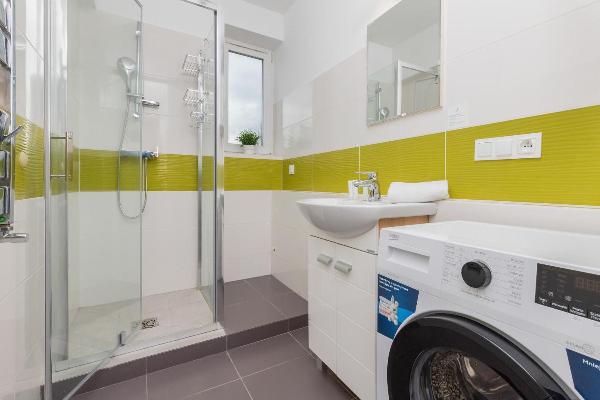 In Center With Two Desks, Balcony And Separate Kitchen By Renters Apartment Gdansk