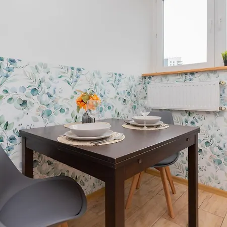 Apartment In Gdansk Center With Two Desks, Balcony And Separate Kitchen By Noclegi Renters Exterior photo